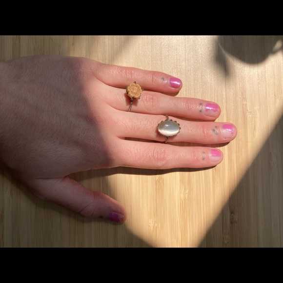 Two Vintage Rings - Picture 2 of 2